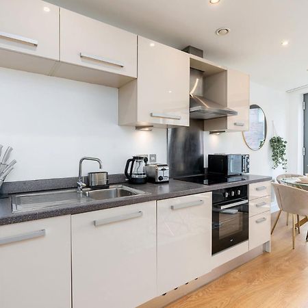 Exclusive Apartment - City Centre - Free Parking -Wifi Netflix- Juliet Balcony Leeds  Exterior photo