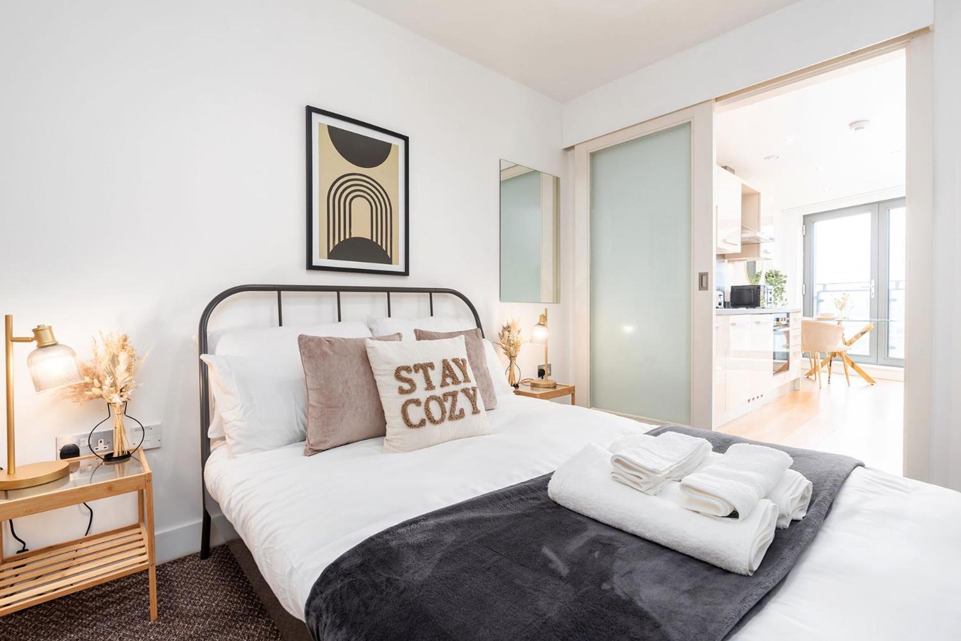 Exclusive Apartment - City Centre - Free Parking -Wifi Netflix- Juliet Balcony Leeds  Exterior photo